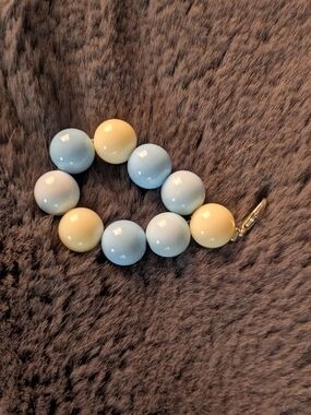 Chunky Beaded Bracelet in Pastel Blue and Pale Yellow
